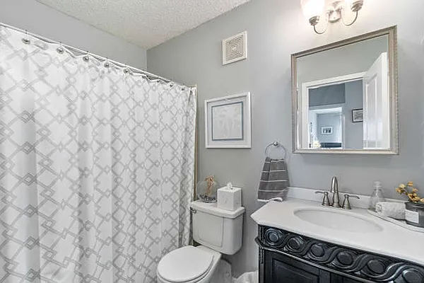 Rented by Daniel Gale Sotheby's International Realty | media 39