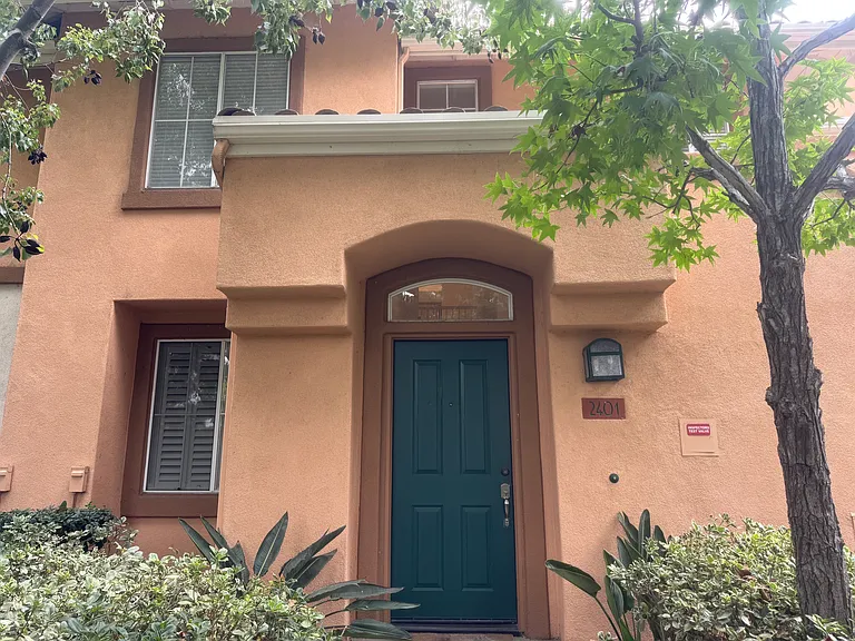 2401 Ladrillo Aisle — Photo 2