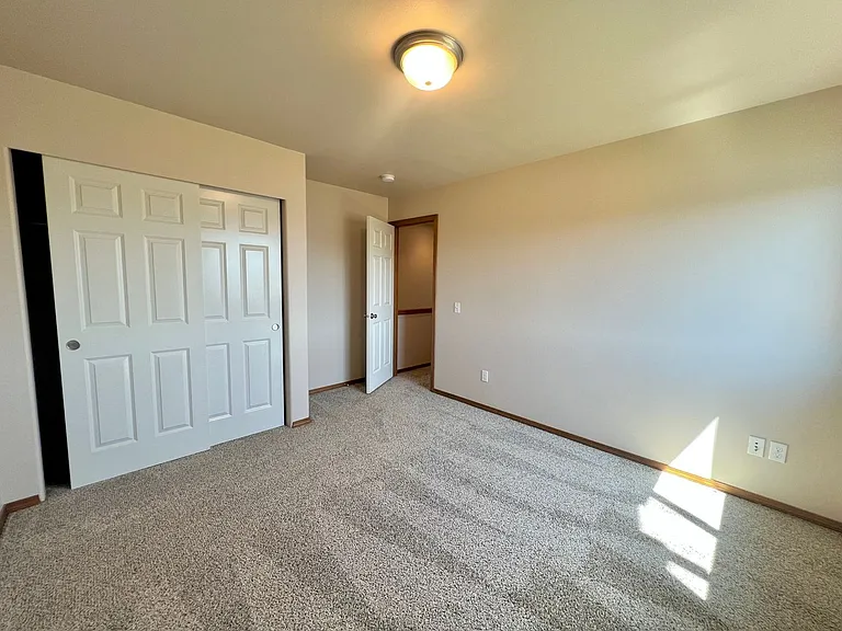210 W Hailey Ct — Photo 12