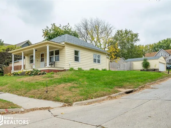 330 N 1st St, Carlisle, IA 50047
