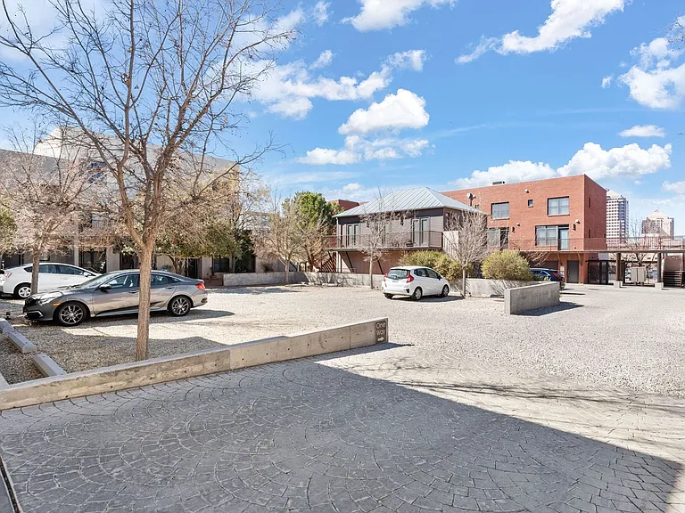 316 Broadway Blvd NE — Photo 29