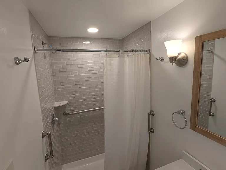 214 Stevenson Ln — Photo 13