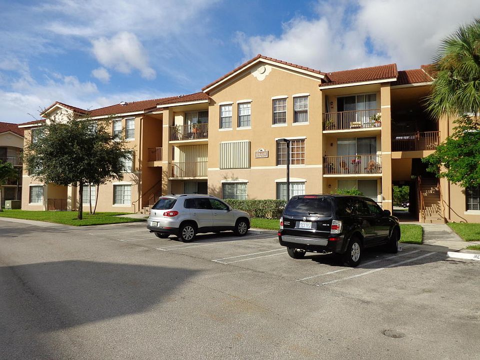 1st image of 1215 Villa Ln #1215