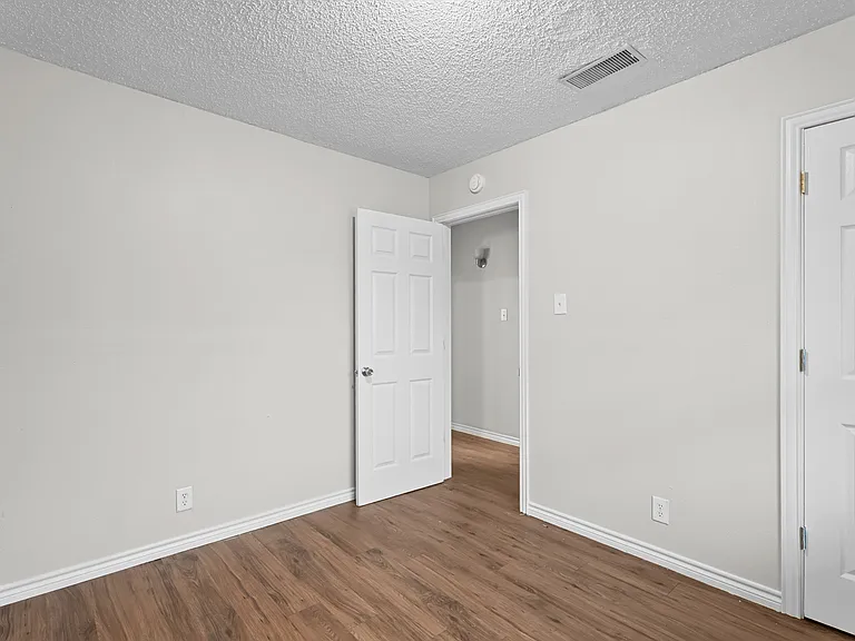 429 Johnson St #4 — Photo 8