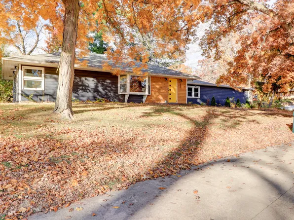 501 Woodland Dr, Clinton, IA 52732