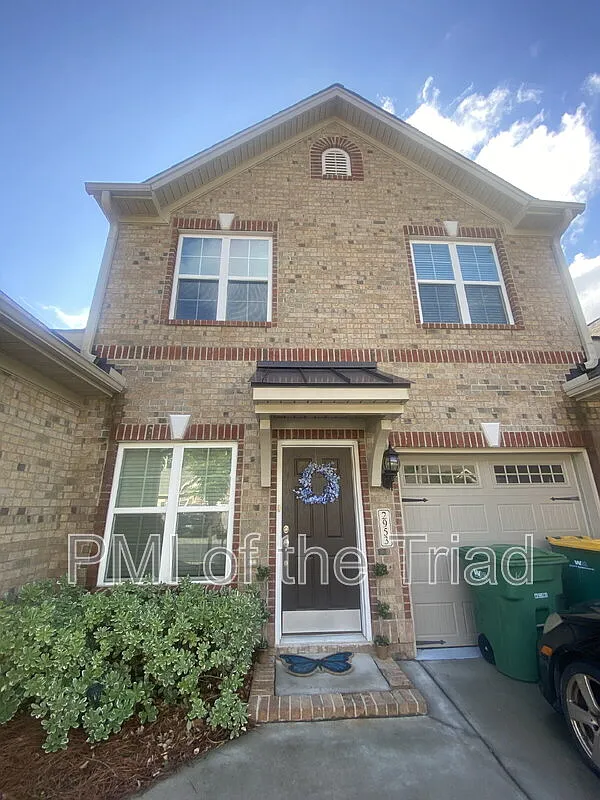 3 bed, 2.5 bath, 1780 sqft, $1,900 — Photo 1