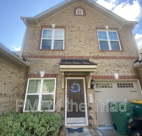 2953 York Place Dr — Photo 1