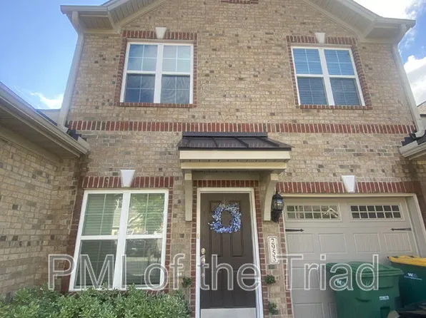 2953 York Place Dr, Walkertown, NC 27051