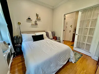 Rented by R New York