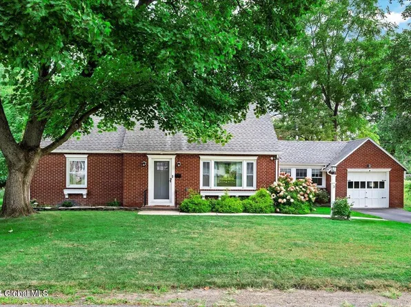 3 Maple Ridge Avenue, East Greenbush, NY 12061