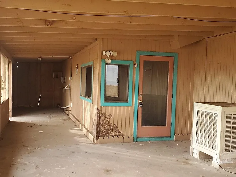 7213 E Trails End — Photo 2