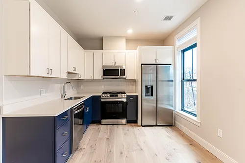 157 Everett St #301 Photo 1