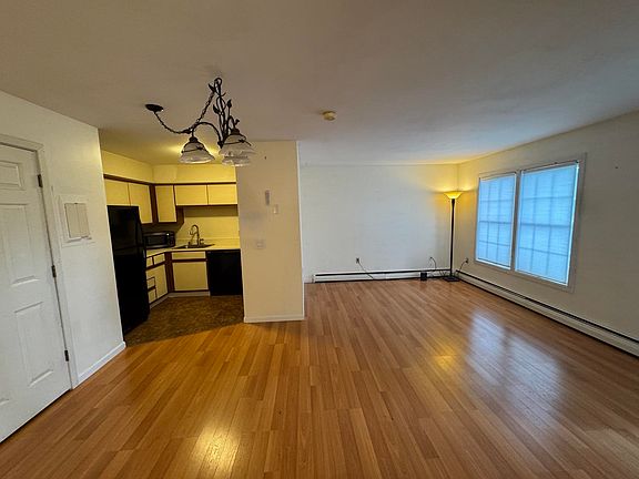 5th image of 432 South Street #C10