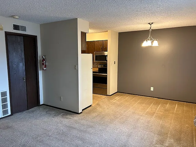 1415 N Main St #2 — Photo 7