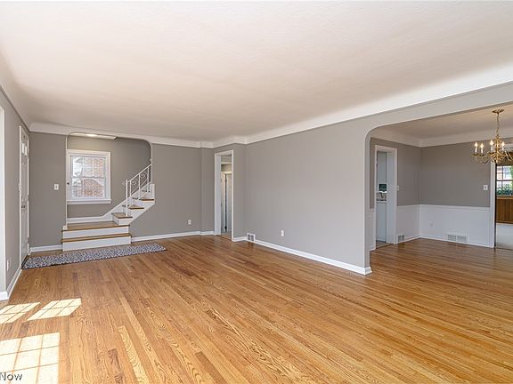 4th image of 21146 Erie Rd