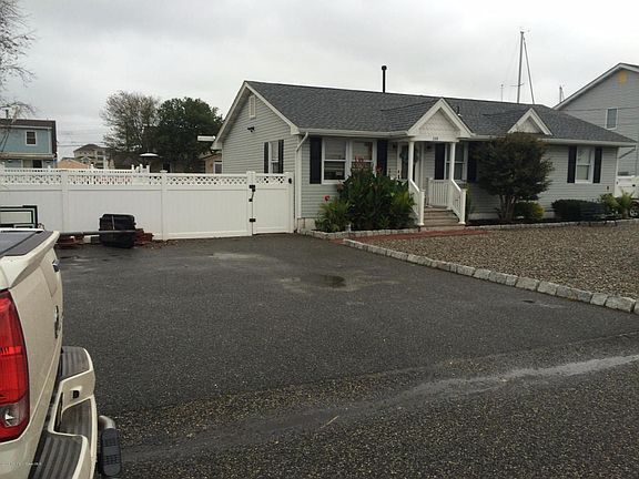 3rd image of 239 Sandlewood Dr