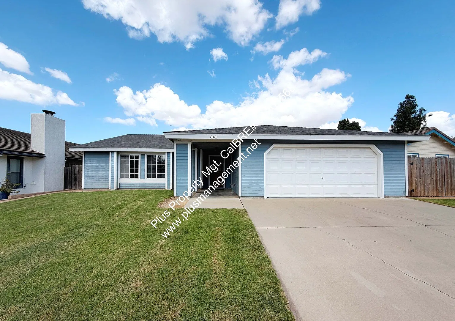 Sunrise Hills Single Story Ranch Style Home — Photo 1