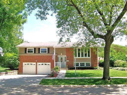 1st image of 625 N Whitcomb Dr W
