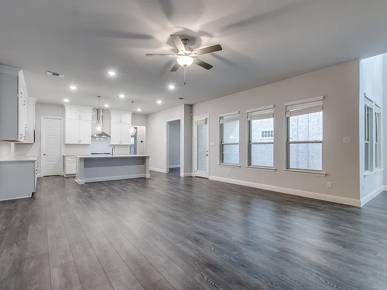 4508 El Paso Dr — Photo 7