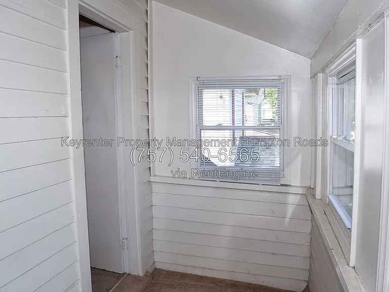 857 W 41st St — Photo 37