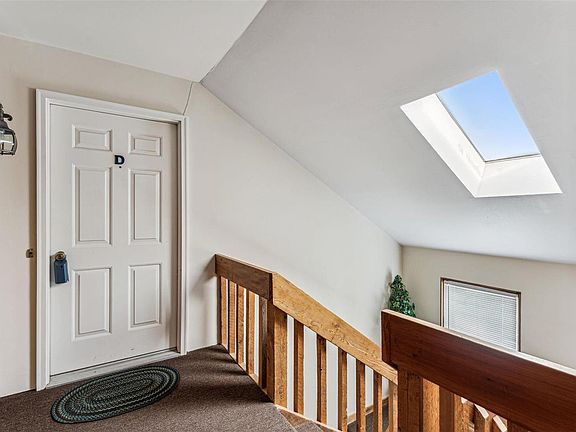 3rd image of 1307 Glendale Gardens Dr APT D