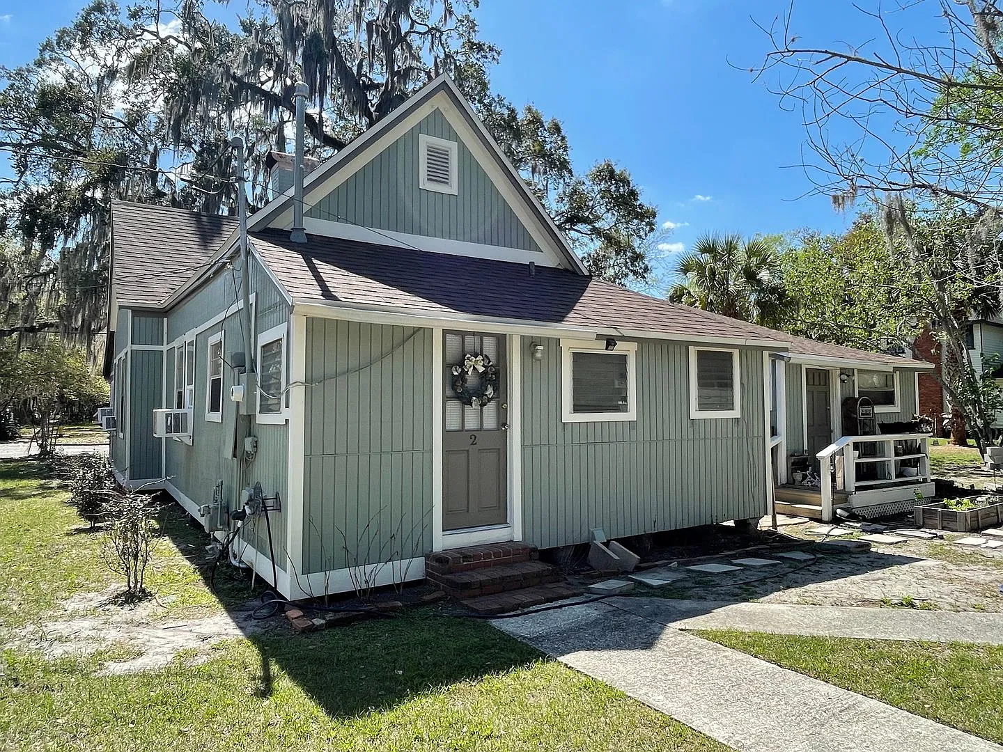 Large One Bedroom In Duck Pond Available in August — Photo 1
