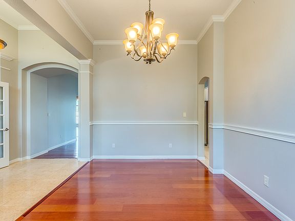 4th image of 8051 Solitaire Ct