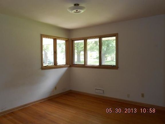 3rd image of 624 Hemlock Ln