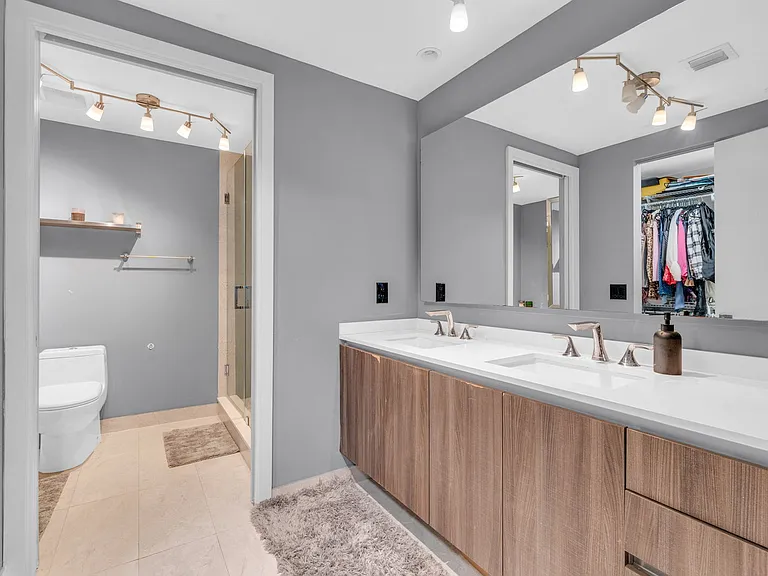 488 NE 18th St #2104 — Photo 17