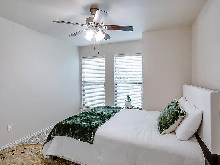 9905 Virginia Ave — Photo 18