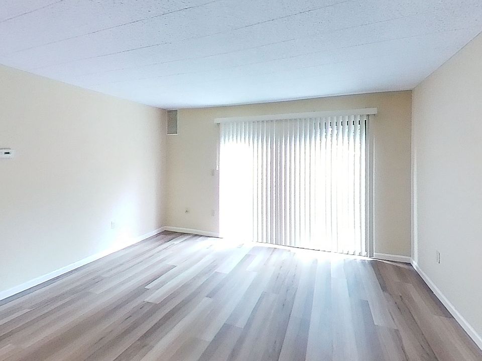 1st image of 614 Van Buren St #644V01