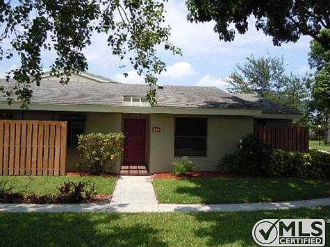 1st image of 124 Meadows Dr