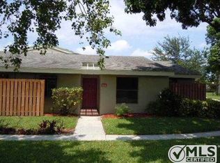124 Meadows Dr, Boynton Beach, FL 33436