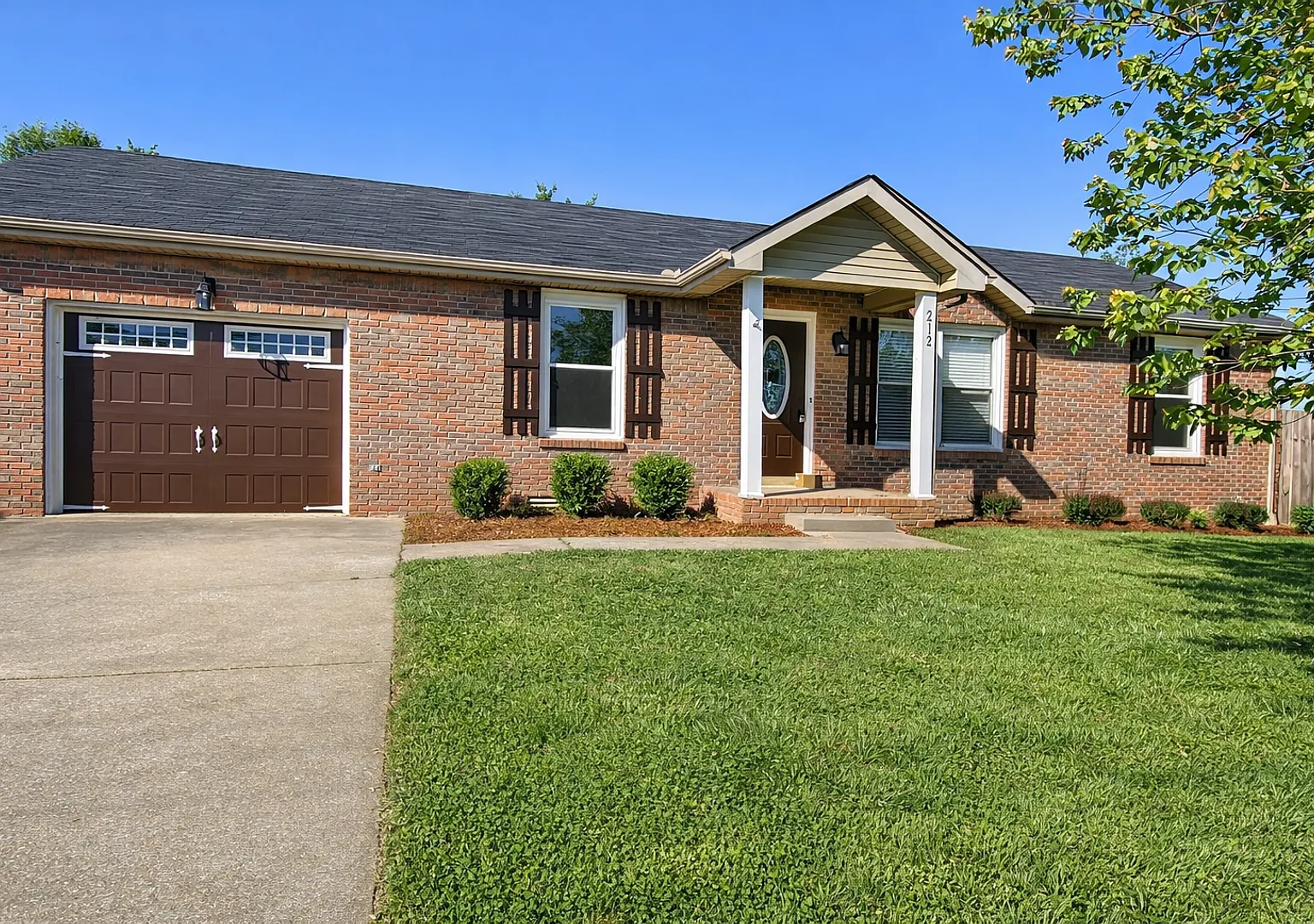 $1500 3 Bedroom 2 Bath Modern Brick Home! — Photo 1