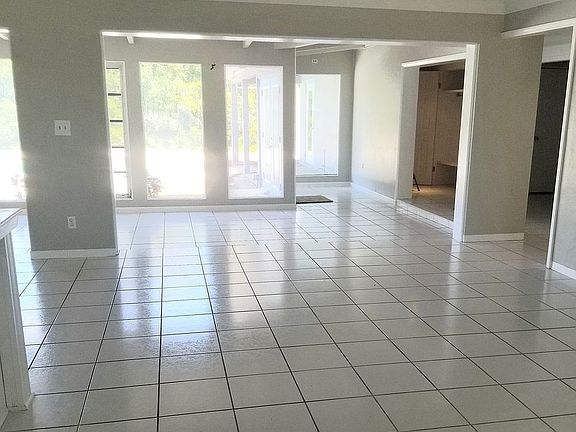 Walk in view
