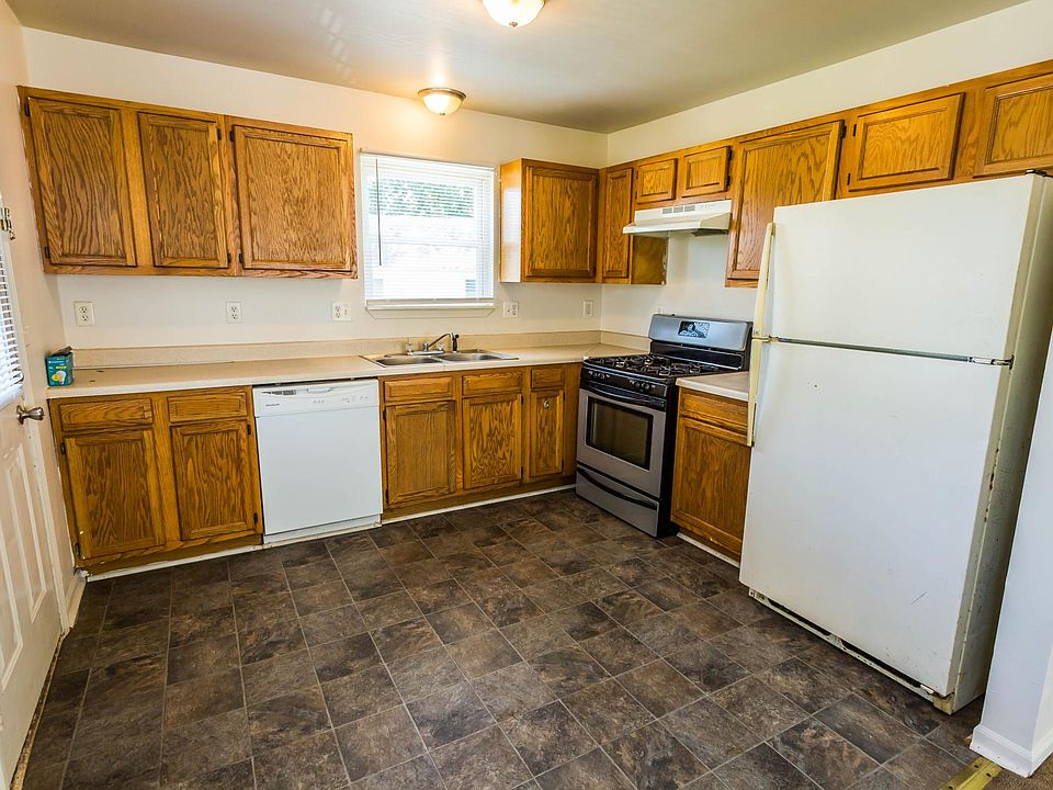 1st image of 1118 Lapeer Ave