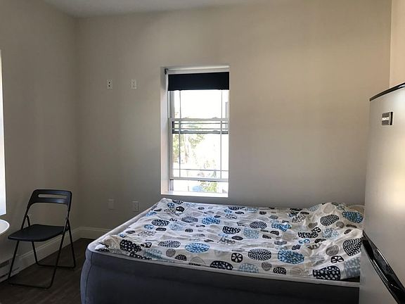 4th image of 194 Shirley Ave #14