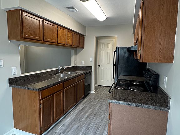 4th image of 2169 Fort Belvoir Dr