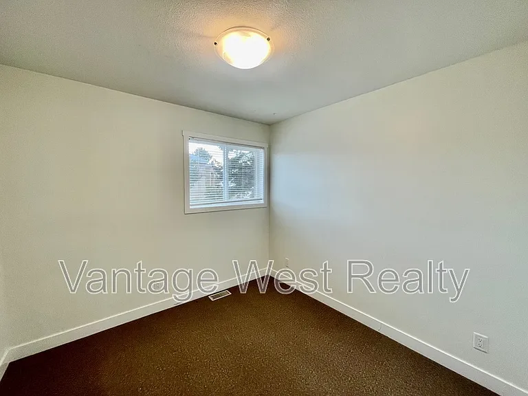 2442 Last Rd — Photo 18