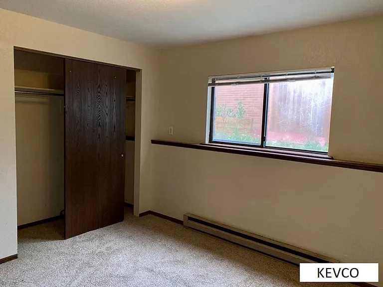 620-622 Endicott St — Photo 11