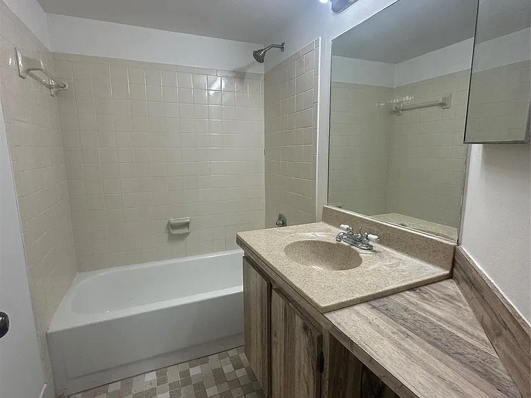 3212 NW 103rd Ter #107-B — Photo 14