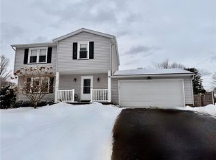 79 Grandview Ln, Rochester, NY 14612