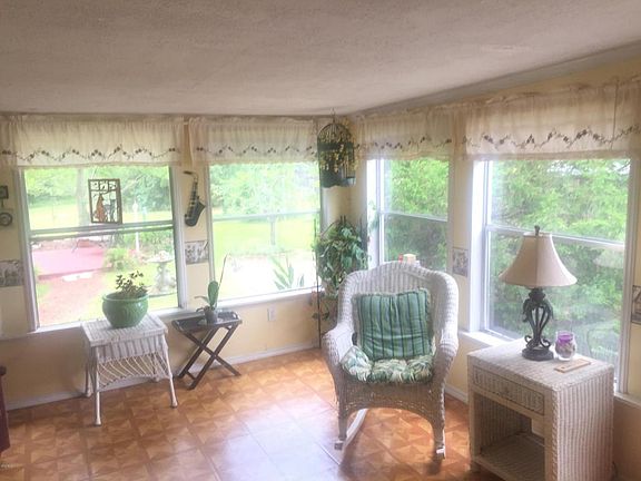 5th image of 13521 Burgundy Dr