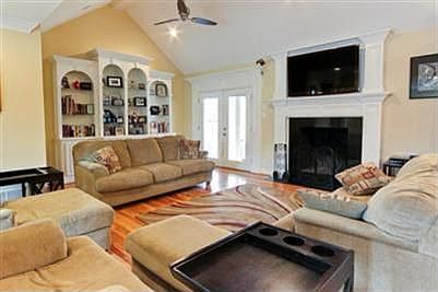 5th image of 10603 Kinross Ct