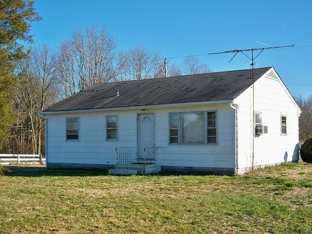 2nd image of 1974 Warner Rd