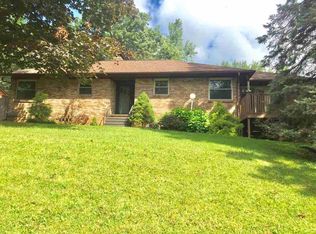 480 Woodland Dr, Clinton, IA 52732