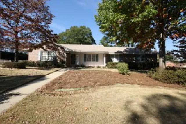 1701 Lyon Dr photo 1