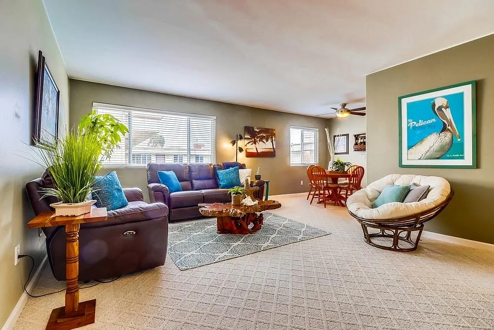 Building Photo - 4930 Del Mar Ave #202