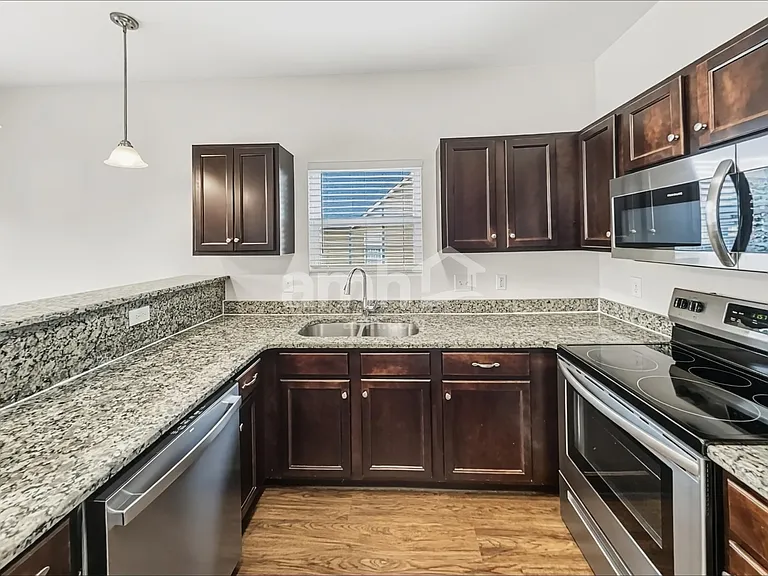 4870 Beryl Dr — Photo 3