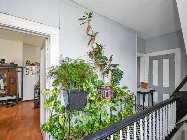 758 Glenmore Avenue image 5 of 10